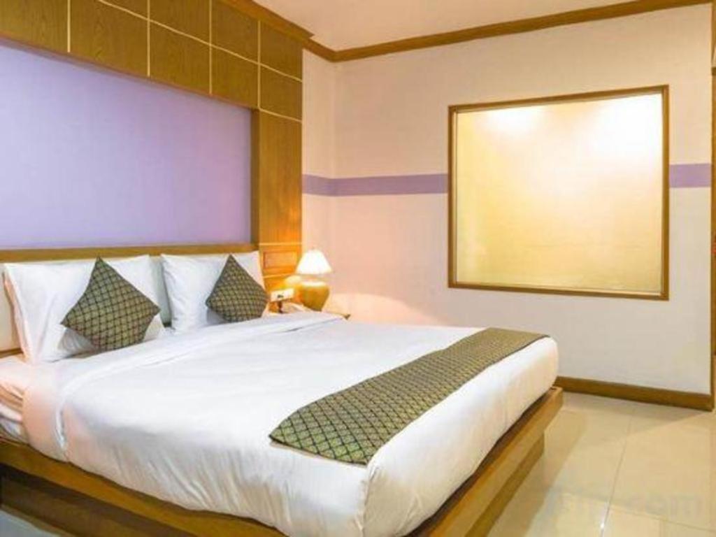 Azure Phuket Hotel Patong Exterior photo