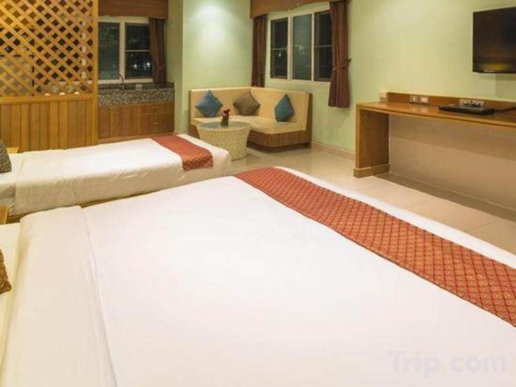Azure Phuket Hotel Patong Exterior photo