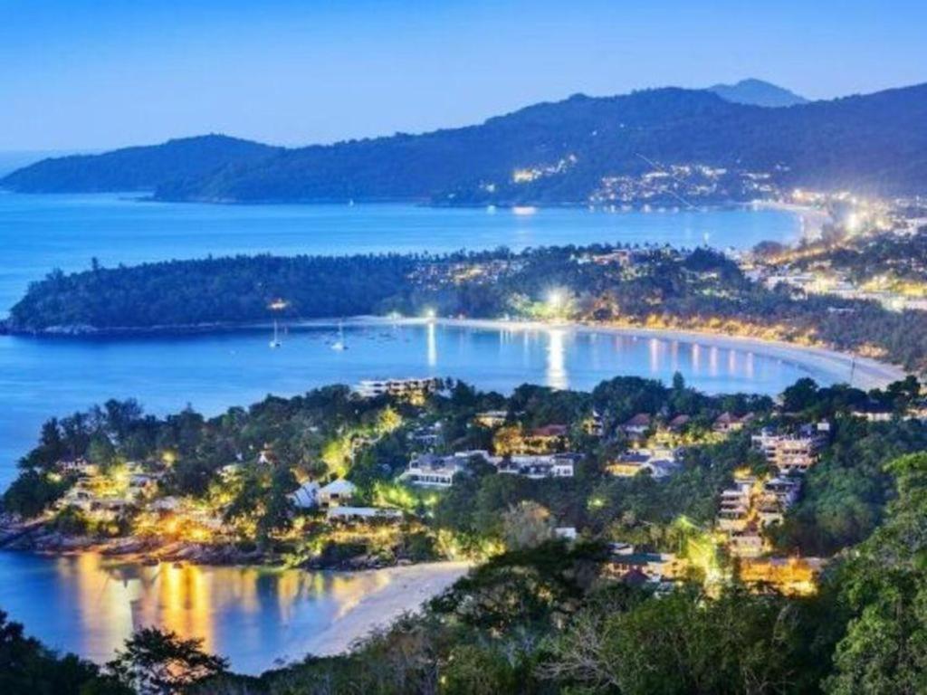 Azure Phuket Hotel Patong Exterior photo