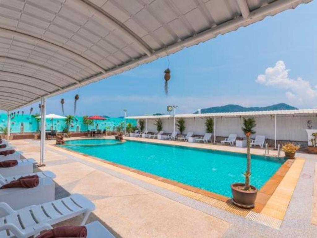 Azure Phuket Hotel Patong Exterior photo