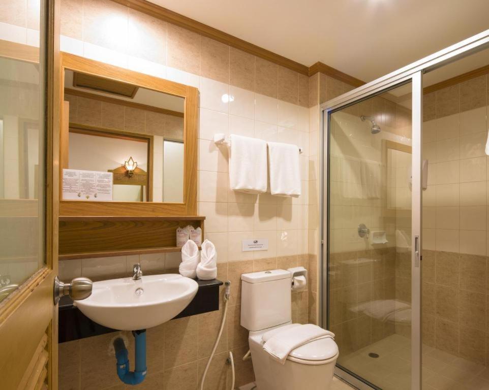 Azure Phuket Hotel Patong Exterior photo