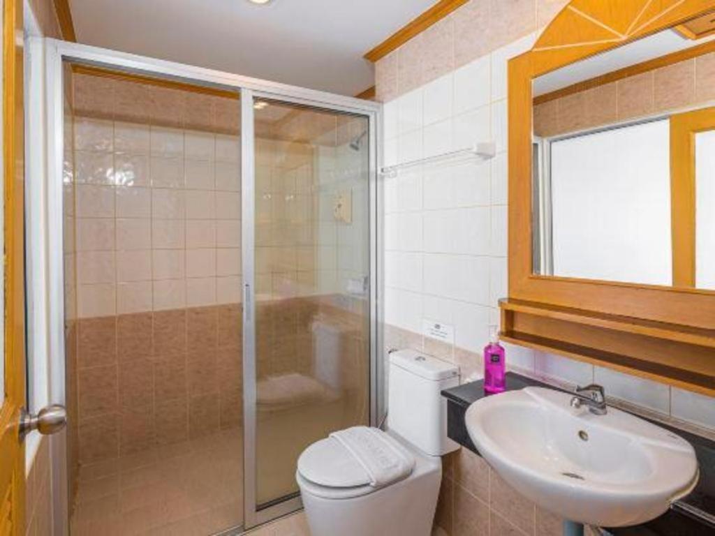 Azure Phuket Hotel Patong Exterior photo