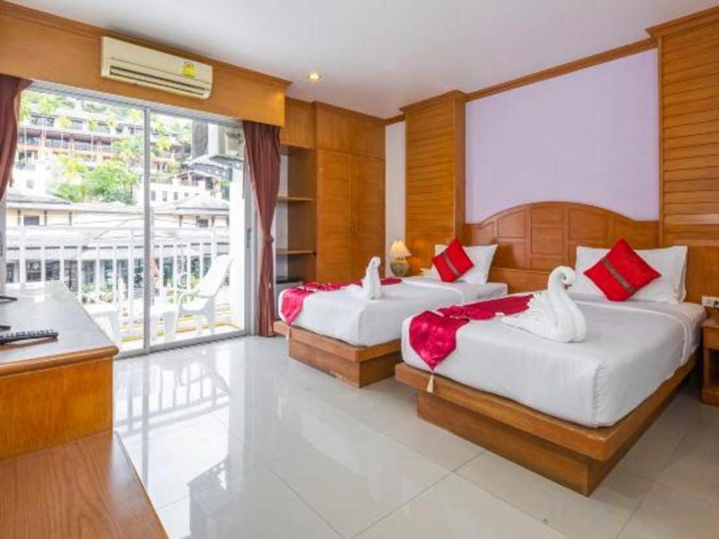 Azure Phuket Hotel Patong Exterior photo